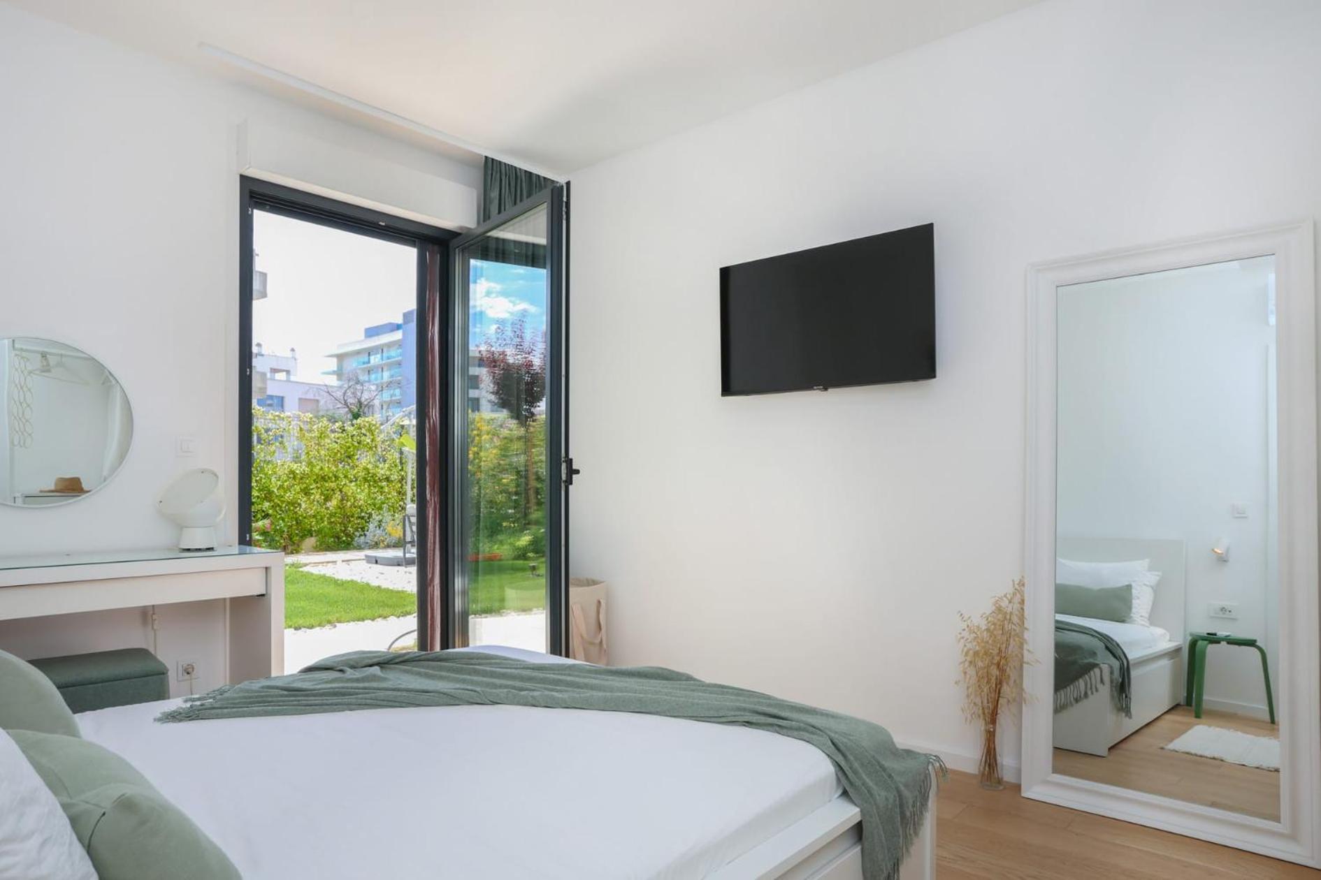 Apartment With Private Pool Split Zewnętrze zdjęcie